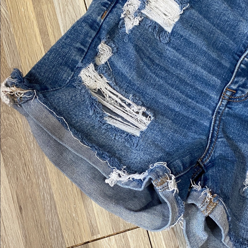 AMERICAN EAGLE Curvy High Rise Shortie distressed jean shorts size women’s 4 - Picture 3 of 10